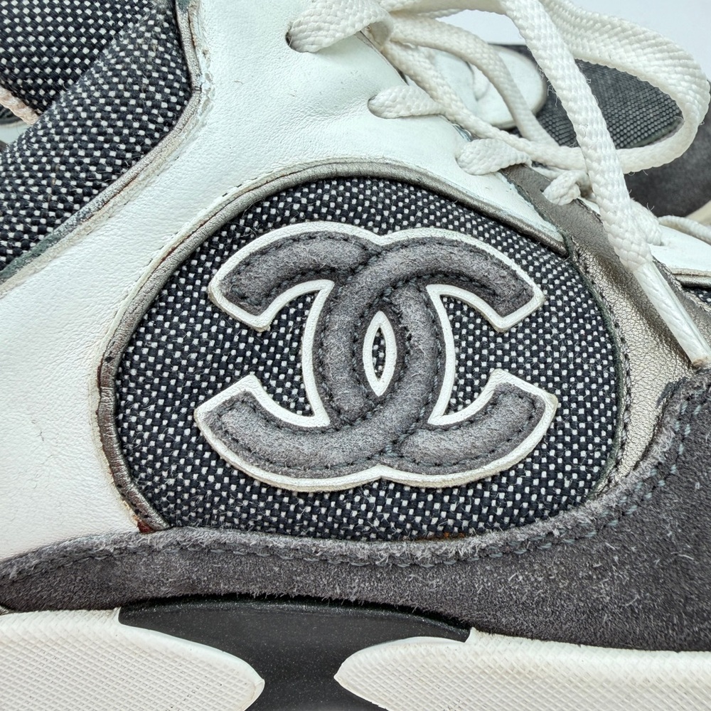 CHANEL Suede Calfskin Authentic CC Sneakers Size 38.5 Dark Grey, White,& Silver - Picture 9 of 12